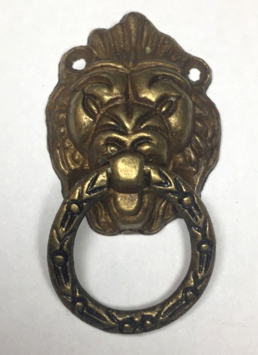 Металлическая ручка лев для шкатулки, цвет античное золото
