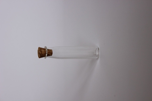 Декоративная стеклянная бутылочка с пробкой