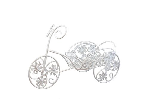 Металлический велосипед с плетёной цветочной корзиной 