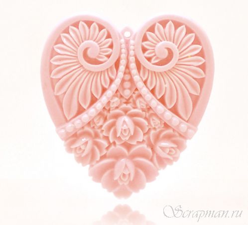 Подвеска из смолы "Цветочное сердце" светло-розовое от магазина ScrapMan.ru