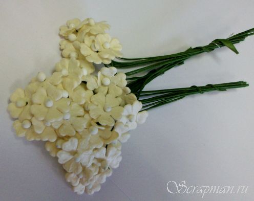 Декоративные цветочки со стеблем, цвет "Слоновая кость", 1см от магазина ScrapMan.ru